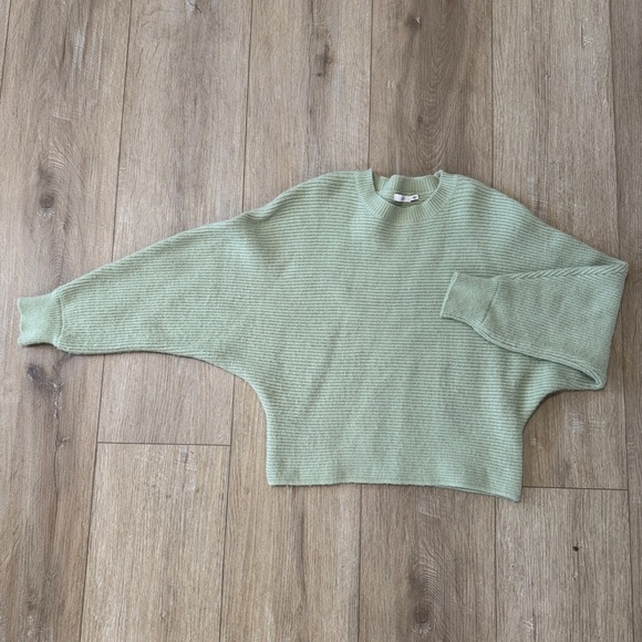 LUSH Sweater Medium - Picture 1 of 3